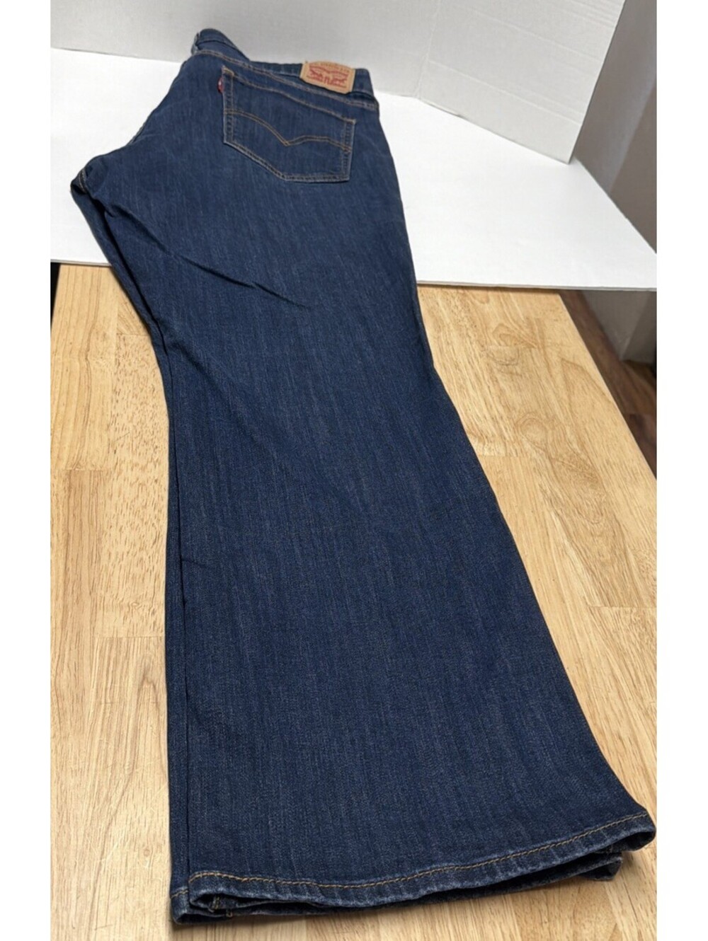 Women’s Levi’s 415 Classic Boot Cut 18W Medium Length Dark Wash 99% Cotton NWOT